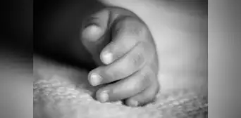 Los Olivos: abandonan a bebe de tan solo 8 meses en puesto de verduras de mercado Los Olivos: abandonan a bebe de tan solo 8 meses en puesto de verduras de mercado