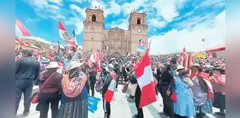 Puno: aimaras y quechuas se alistan para toma de Lima Puno: aimaras y quechuas se alistan para toma de Lima