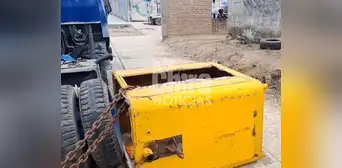 Niña fallece tras caerle una pesada estructura de metal en Piura Niña fallece tras caerle una pesada estructura de metal en Piura