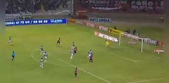Magnín queda solo frente a Saravia y se pierde el 2-1 para Melgar de manera increíble Magnín queda solo frente a Saravia y se pierde el 2-1 para Melgar de manera increíble