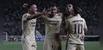 Universitario sueña con el Apertura: goleó 4-0 a César Vallejo con un hat-trick de Valera Universitario sueña con el Apertura: goleó 4-0 a César Vallejo con un hat-trick de Valera