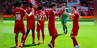 Liverpool igualó 1-1 ante Aston Villa en el último minuto y sueña con la Champions League Liverpool igualó 1-1 ante Aston Villa en el último minuto y sueña con la Champions League
