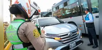 Sentencian a conductor con 3 años de pena privativa de libertad por ofrecer coima a policía de tránsito en Ica Sentencian a conductor con 3 años de pena privativa de libertad por ofrecer coima a policía de tránsito en Ica