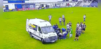 Luis Aguiar, campeón con Alianza en 2017, se desvaneció y fue atendido por ambulancia Luis Aguiar, campeón con Alianza en 2017, se desvaneció y fue atendido por ambulancia