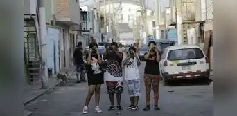 Pequeños fotógrafos de un barrio Pequeños fotógrafos de un barrio