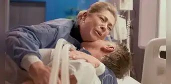 Apolo murió en "El amor invencible" y fans explotan: "Echaron a perder la novela" Apolo murió en "El amor invencible" y fans explotan: "Echaron a perder la novela"