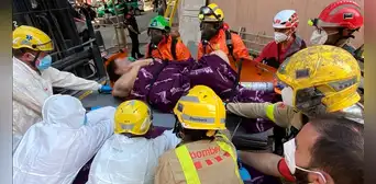 Rescatan a hombre que no salía de su casa desde pandemia y quedó atrapado entre rumas de basura