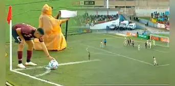 El inexplicable córner de Celi que terminó en lateral en la agonía del Universitario vs. UTC
