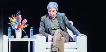 David Toscana gana la quinta edición de la Bienal Vargas Llosa David Toscana gana la quinta edición de la Bienal Vargas Llosa