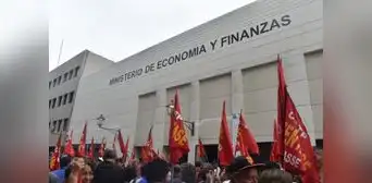 Negociación colectiva: Defensoría del Pueblo envía oficio al Ejecutivo para acelerar informe económico Negociación colectiva: Defensoría del Pueblo envía oficio al Ejecutivo para acelerar informe económico