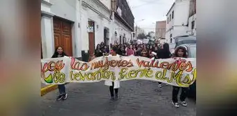 1.025 mujeres víctimas de violencia tienen botón de pánico en Arequipa 1.025 mujeres víctimas de violencia tienen botón de pánico en Arequipa
