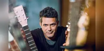 Alejandro Sanz: “Aún no llega la luz, pero el sol está en camino”