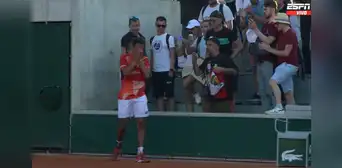 Juan Pablo Varillas derrotó 3-2 a Roberto Bautista y avanzó en Roland Garros