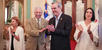 Mario Vargas Llosa recibió la nacionalidad dominicana: "Me siento en casa"