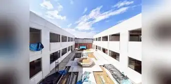 Piura: 228 estudiantes se encuentran hacinados en 3 aulas por retraso en obra Piura: 228 estudiantes se encuentran hacinados en 3 aulas por retraso en obra
