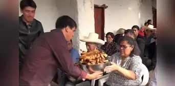 ¡Hasta con 600 cuyes! Así es la tradición de botada de luto para agasajar a padrinos e invitados en Cajamarca ¡Hasta con 600 cuyes! Así es la tradición de botada de luto para agasajar a padrinos e invitados en Cajamarca