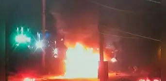 Lurín: cámara de vigilancia captó instante en que se incineró auto donde murió ladrón tras chocar Lurín: cámara de vigilancia captó instante en que se incineró auto donde murió ladrón tras chocar