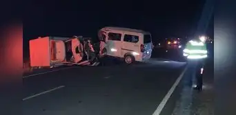 Mueren dirigentes comunales en Puno: 4 fallecidos y 2 heridos deja choque de ambulancia y combi Mueren dirigentes comunales en Puno: 4 fallecidos y 2 heridos deja choque de ambulancia y combi