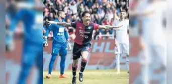 Gianluca Lapadula en la final por el ascenso Gianluca Lapadula en la final por el ascenso