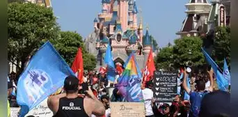 Disneyland París: empleados del parque tomaron uno de los castillos para pedir aumento salarial