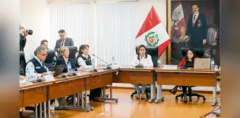 Ministra de Salud dice que no renunciará pese a reiterados pedidos por crisis del dengue Ministra de Salud dice que no renunciará pese a reiterados pedidos por crisis del dengue