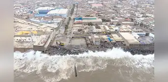 Reportan más daños por oleajes y evalúan apoyo para pescadores