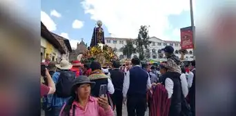 Congregan a vírgenes y santos en plaza de Cusco Congregan a vírgenes y santos en plaza de Cusco