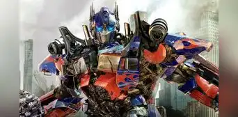 "Transformers" y su salvaje rodaje a 50 grados: explotaron 200 autos e intervino el Ejército "Transformers" y su salvaje rodaje a 50 grados: explotaron 200 autos e intervino el Ejército
