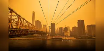 Las imágenes del antes y después del cielo de Nueva York contaminado por humo de incendios en Canadá Las imágenes del antes y después del cielo de Nueva York contaminado por humo de incendios en Canadá