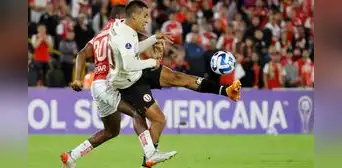 Universitario perdió 2-0 ante Santa Fe y se complica en la Copa Sudamericana Universitario perdió 2-0 ante Santa Fe y se complica en la Copa Sudamericana