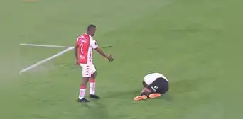 ¿Qué dice el reglamento respecto a la acción del jugador de Santa Fe sobre Álex Valera? ¿Qué dice el reglamento respecto a la acción del jugador de Santa Fe sobre Álex Valera?