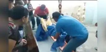 Mujer 'revivió' durante velorio ante la mirada de su familia: fue dada por muerta por médicos Mujer 'revivió' durante velorio ante la mirada de su familia: fue dada por muerta por médicos