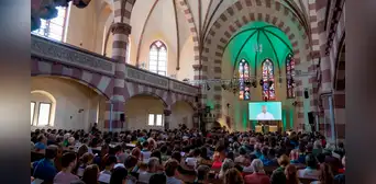 Hombre crea misa con inteligencia artificial a la que asisten más de 300 creyentes en Alemania Hombre crea misa con inteligencia artificial a la que asisten más de 300 creyentes en Alemania