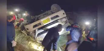 Arequipa: camión cae a abismo y mueren cuatro personas Arequipa: camión cae a abismo y mueren cuatro personas
