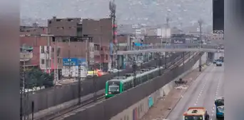Linea 1: usuarios reportaron que trenes quedaron detenidos en estación Atocongo y San Juan