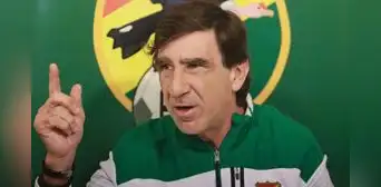 Gustavo Costas arremetió contra el fútbol boliviano y dejó hirientes frases contra la Verde