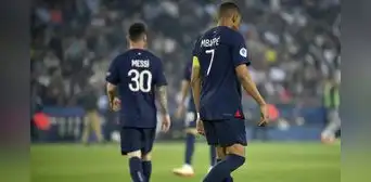 Mbappé defiende a Messi tras salida del PSG: "No tuvo en Francia el respeto que merecía" Mbappé defiende a Messi tras salida del PSG: "No tuvo en Francia el respeto que merecía"