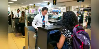 Viajando al extranjero: ¿qué preguntas hará Migraciones y cómo responder? Viajando al extranjero: ¿qué preguntas hará Migraciones y cómo responder?