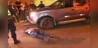 ¡Persecución policial! Ladrón robó camioneta y arrolló a 2 serenos mientras huía en La Molina ¡Persecución policial! Ladrón robó camioneta y arrolló a 2 serenos mientras huía en La Molina