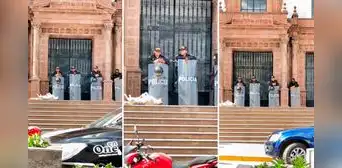 Perrito duerme de singular manera frente a la PNP y enternece en redes: "Es su lugar seguro" Perrito duerme de singular manera frente a la PNP y enternece en redes: "Es su lugar seguro"