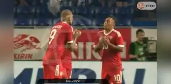 Paolo Guerrero y Christian Cueva protagonizaron una tensa discusión tras goles de Japón Paolo Guerrero y Christian Cueva protagonizaron una tensa discusión tras goles de Japón