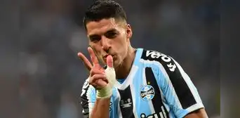Luis Suárez se retiraría del fútbol: dejaría Gremio y club colocaría cláusula "anti Inter Miami" Luis Suárez se retiraría del fútbol: dejaría Gremio y club colocaría cláusula "anti Inter Miami"