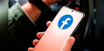 ¿Qué ocurre si agitas tu teléfono de lado a lado cuando tienes la app de Facebook abierta?