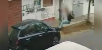 Comas: liberan a joven que padecería de problemas mentales y destrozó vehículos de sus vecinos Comas: liberan a joven que padecería de problemas mentales y destrozó vehículos de sus vecinos