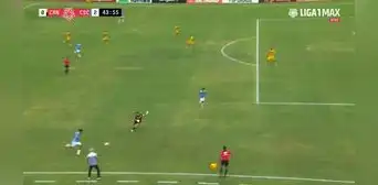Arquero de Cantolao Christian Limousin salió a la nada, Grimaldo lo dejó en ridículo y Brenner puso el 2-0 Arquero de Cantolao Christian Limousin salió a la nada, Grimaldo lo dejó en ridículo y Brenner puso el 2-0