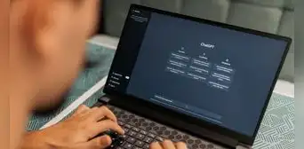 Alerta por falsa extensión de ChatGPT que instala malware y roba cookies de Facebook Alerta por falsa extensión de ChatGPT que instala malware y roba cookies de Facebook