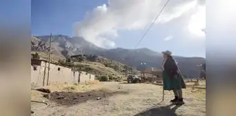 Cenizas del Ubinas llegan a dos distritos de Arequipa Cenizas del Ubinas llegan a dos distritos de Arequipa