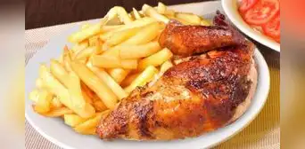 Pollo a la brasa entre los 10 mejores platos con pollo del mundo, según ranking