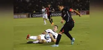 Melgar de Arequipa visita al líder Olimpia