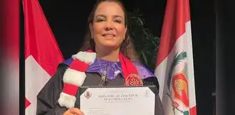 Oncóloga peruana es nombrada doctor honoris causa en Francia por su labor contra el cáncer Oncóloga peruana es nombrada doctor honoris causa en Francia por su labor contra el cáncer